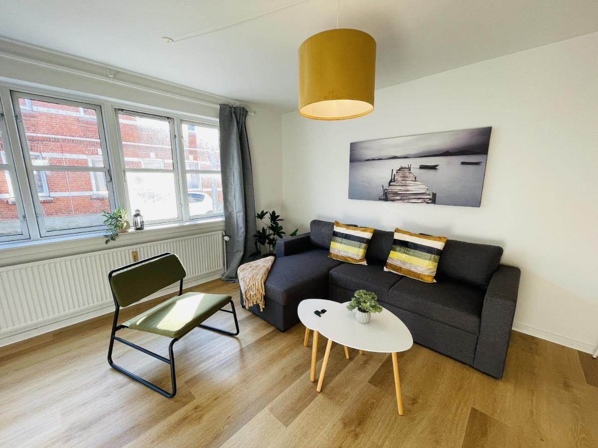Aday - Central Terrace Apartment In Hjørring المظهر الخارجي الصورة