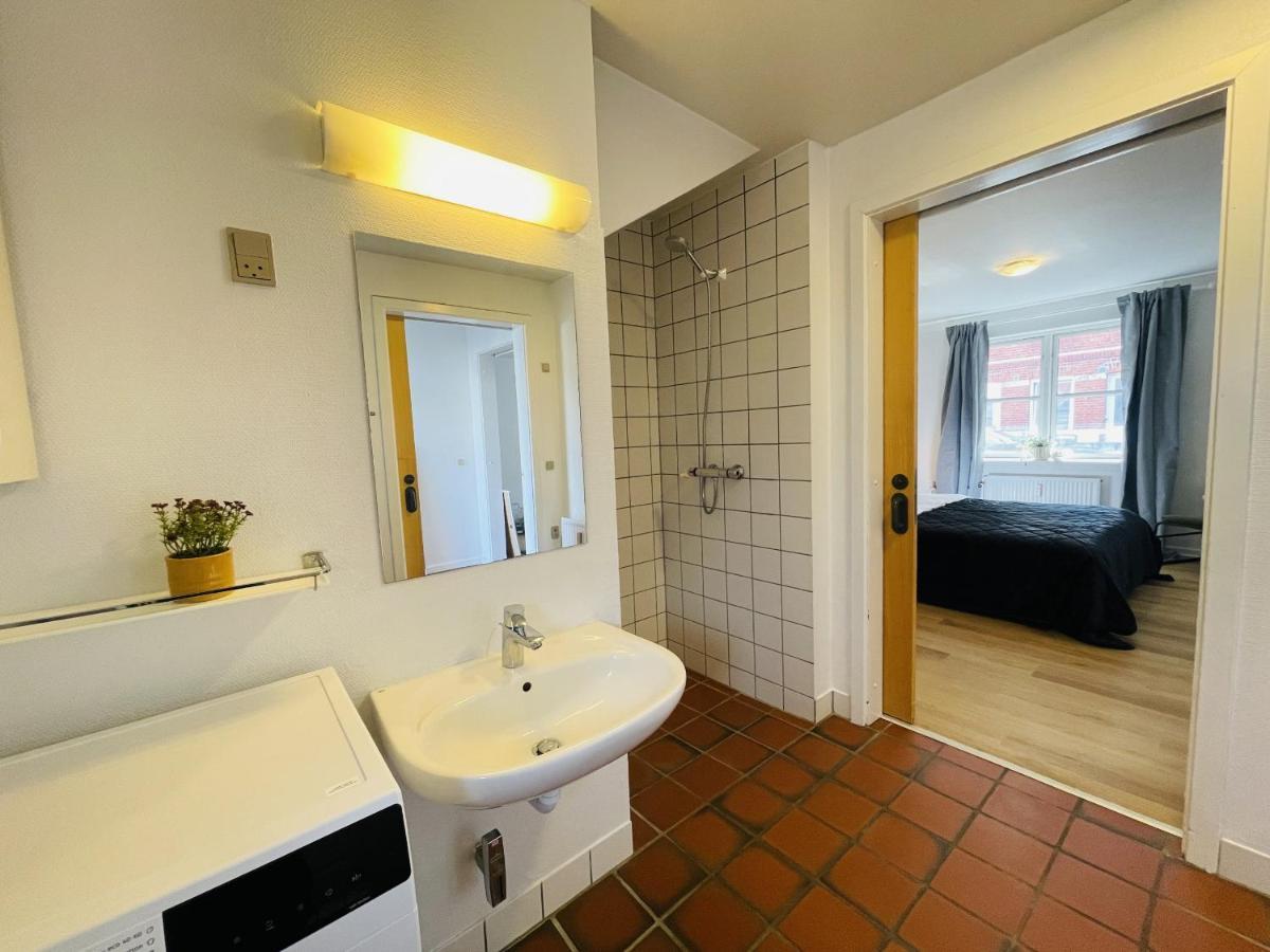 Aday - Central Terrace Apartment In Hjørring المظهر الخارجي الصورة